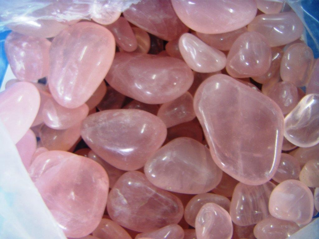 rose quartz tumbled-1